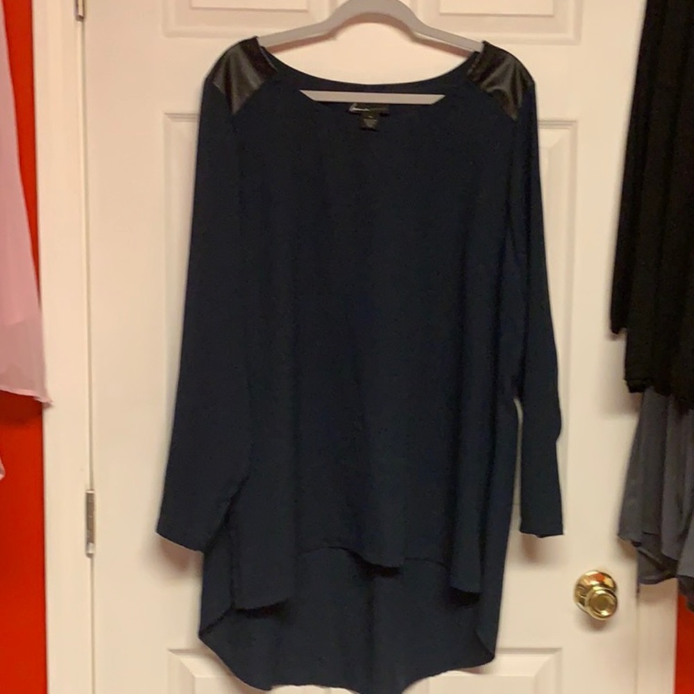 Lane Bryant sz 24 Hi Lo Faux Leatherette Trim Top